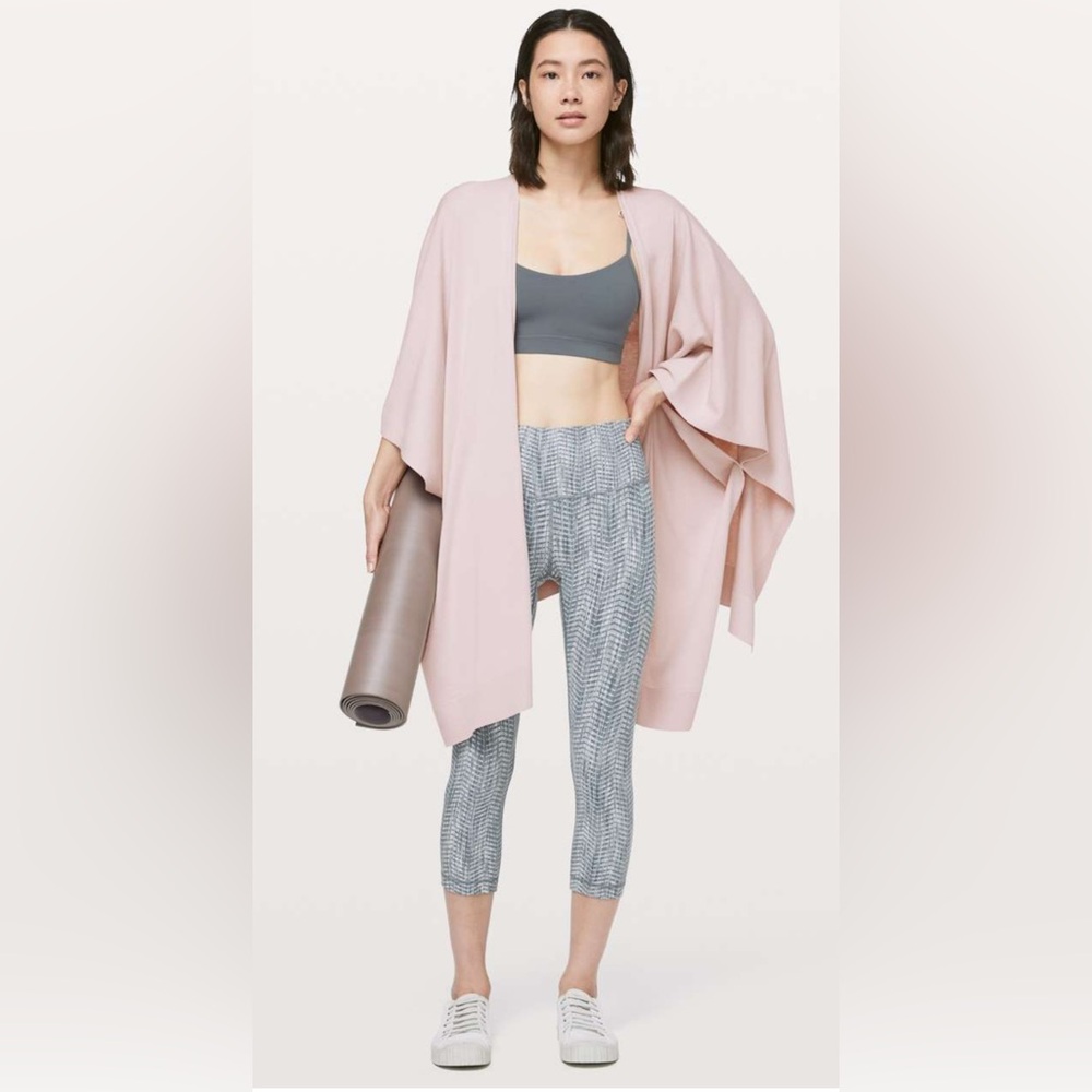 Lululemon Women’s Free To Coast Wrap Sweater Scarf Pink Bliss W9BU2S One Size